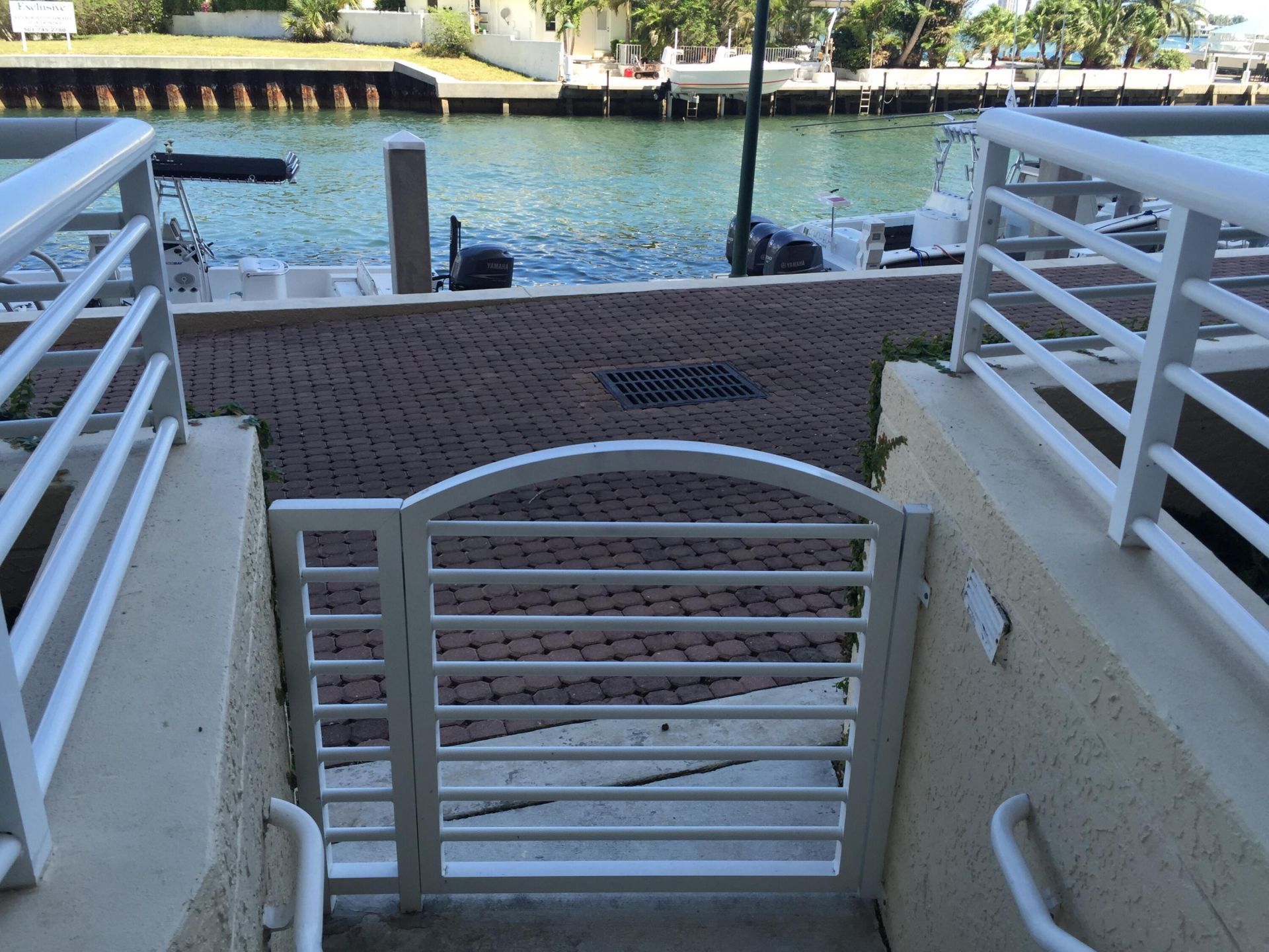 2650 Lake Shore Drive, Unit 101, Riviera Beach, FL 33404 Photo