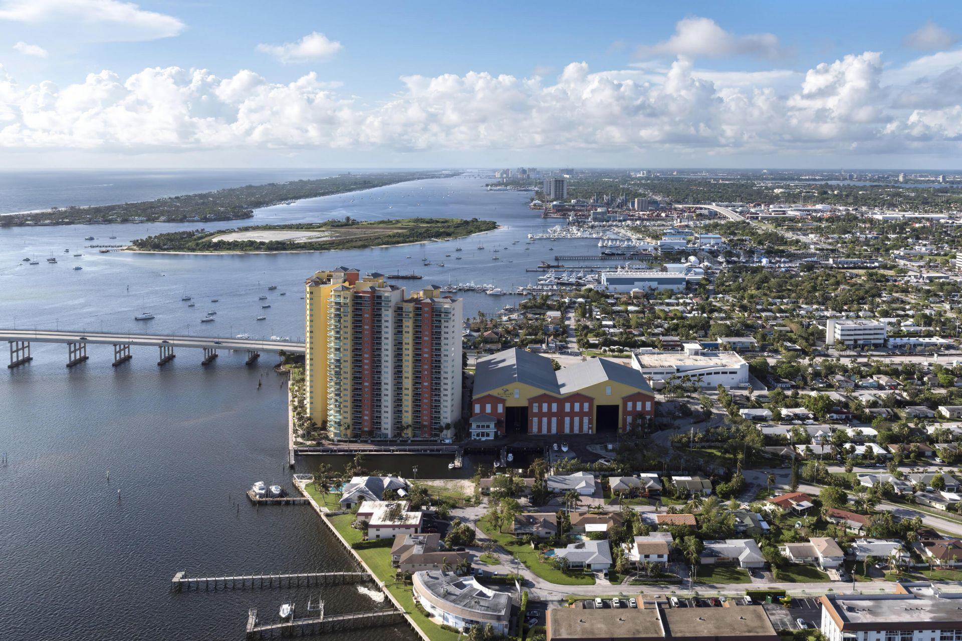 2650 Lake Shore Drive, Unit 101, Riviera Beach, FL 33404 Photo