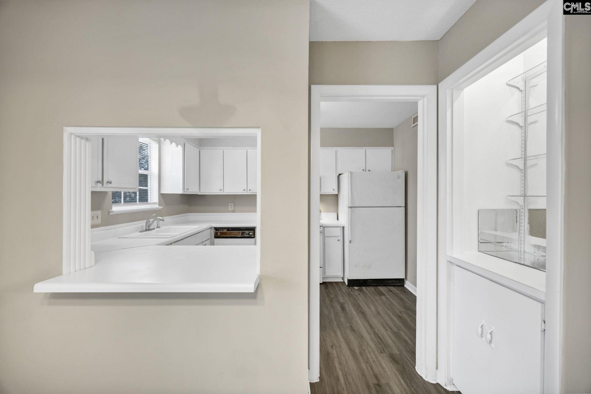 3600 Chateau Drive  Photo 13