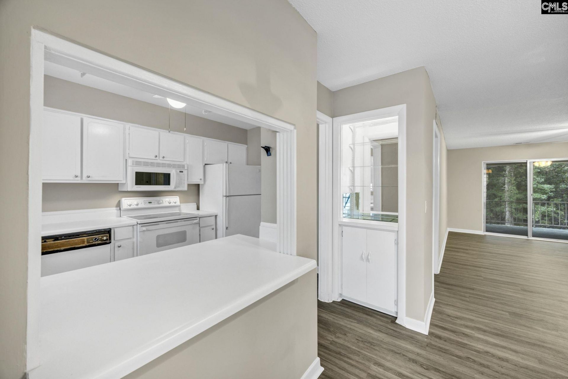 3600 Chateau Drive  Photo 14