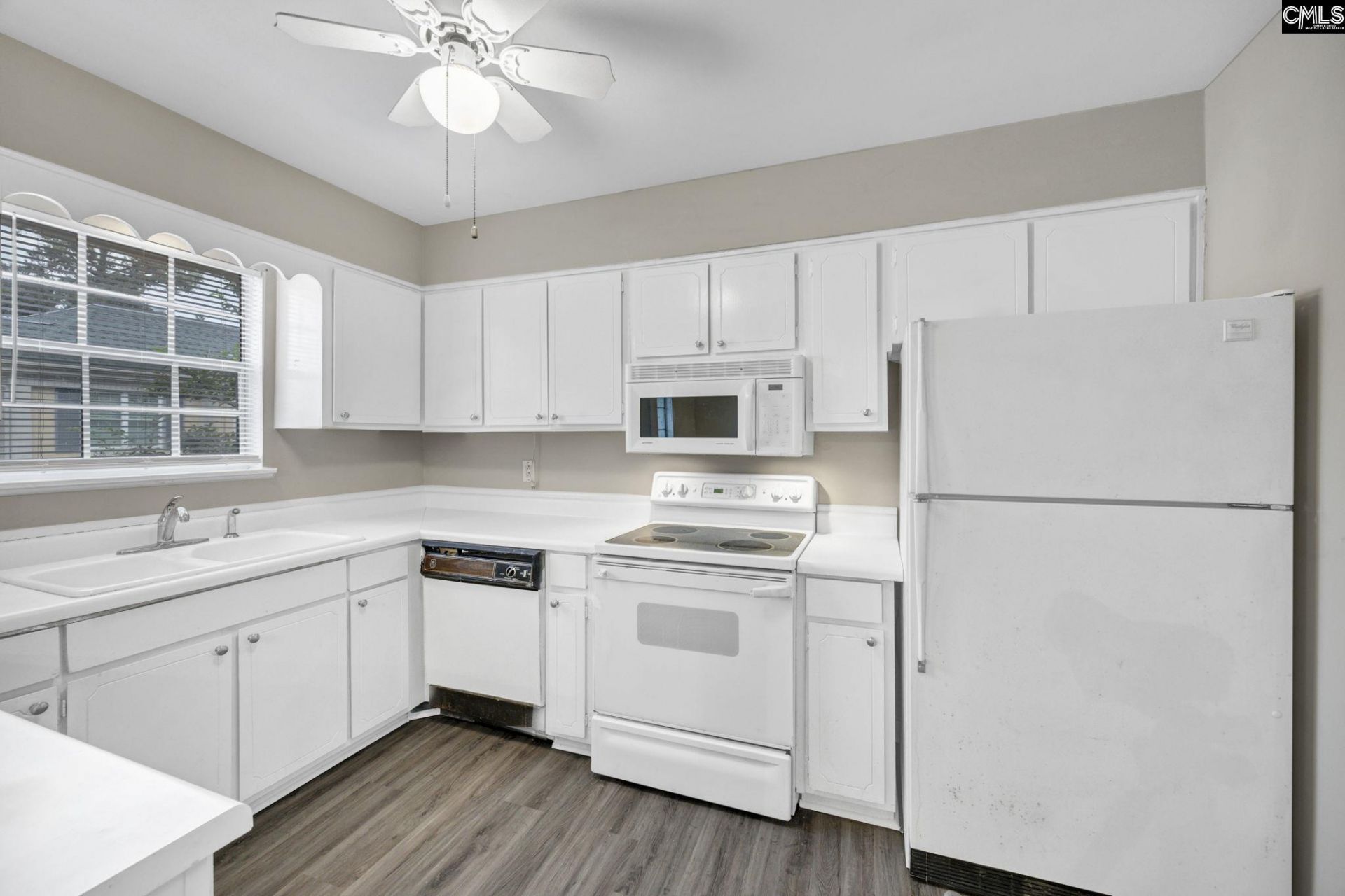 3600 Chateau Drive  Photo 15