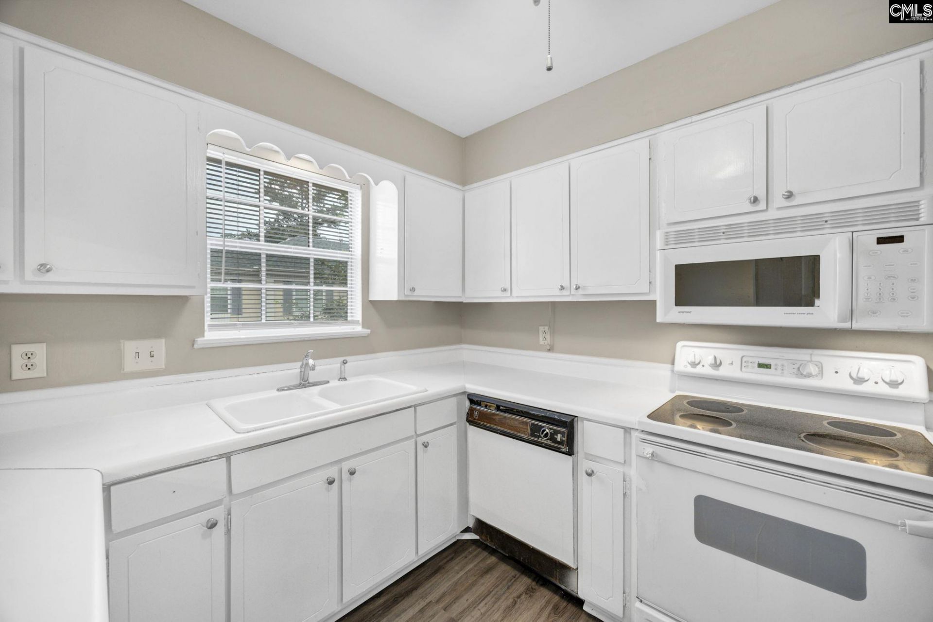 3600 Chateau Drive  Photo 18