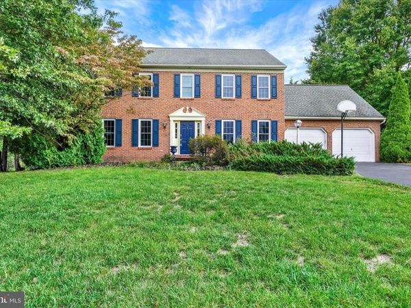 25 MARTINGALE DRIVE , YORK, PA 17404