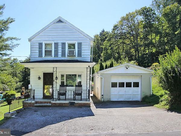 86 CAROLINE AVENUE , POTTSVILLE, PA 17901