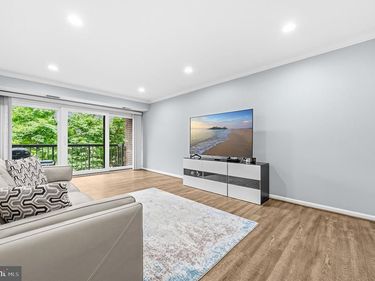9715 KINGS CROWN COURT , Unit 201, FAIRFAX, VA 22031