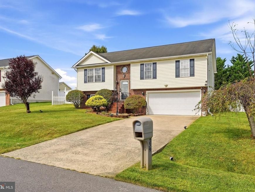239 Ford Circle, Inwood, WV 25428 Main Photo