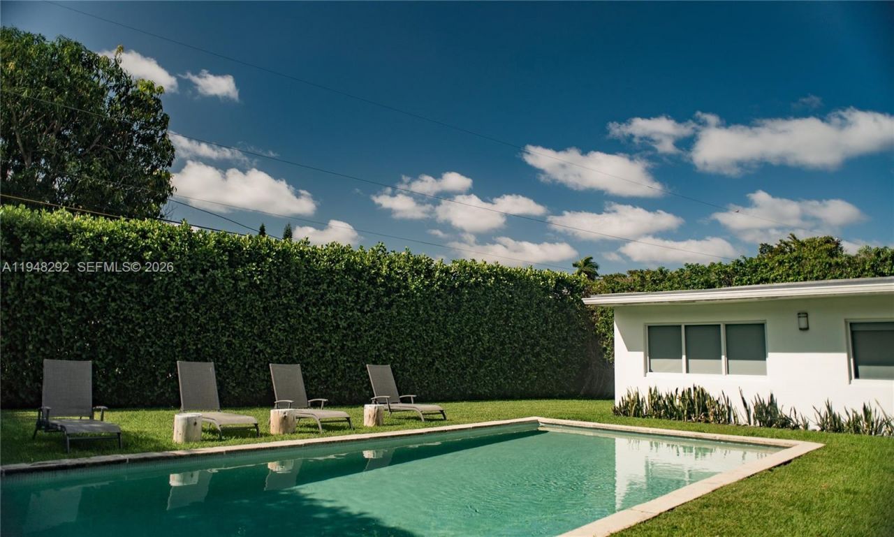 2110 Keystone Blvd , North Miami, FL 33181 Photo