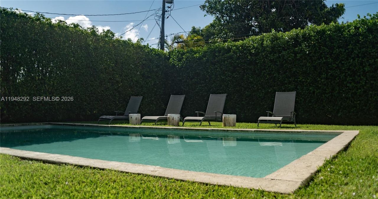 2110 Keystone Blvd , North Miami, FL 33181 Photo