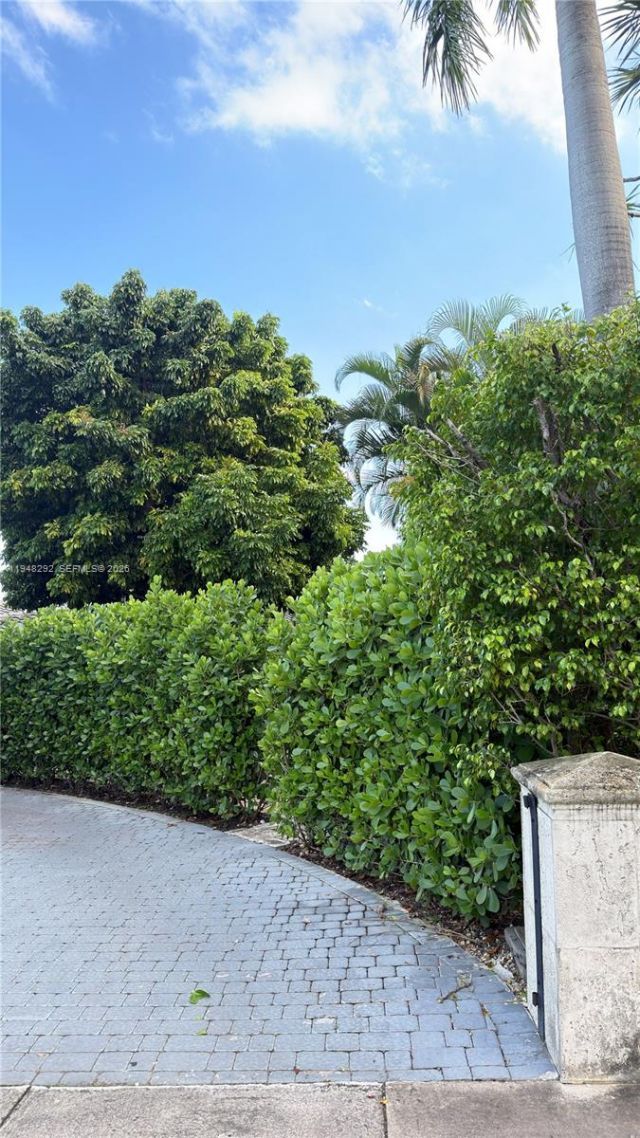 2110 Keystone Blvd , North Miami, FL 33181 Photo