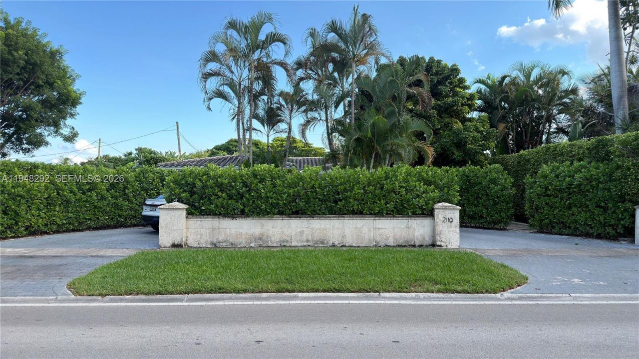 2110 Keystone Blvd , North Miami, FL 33181 Photo