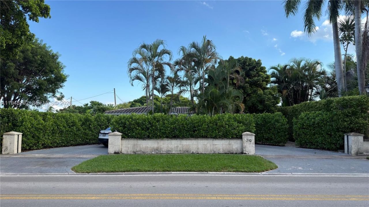 2110 Keystone Blvd , North Miami, FL 33181 Photo
