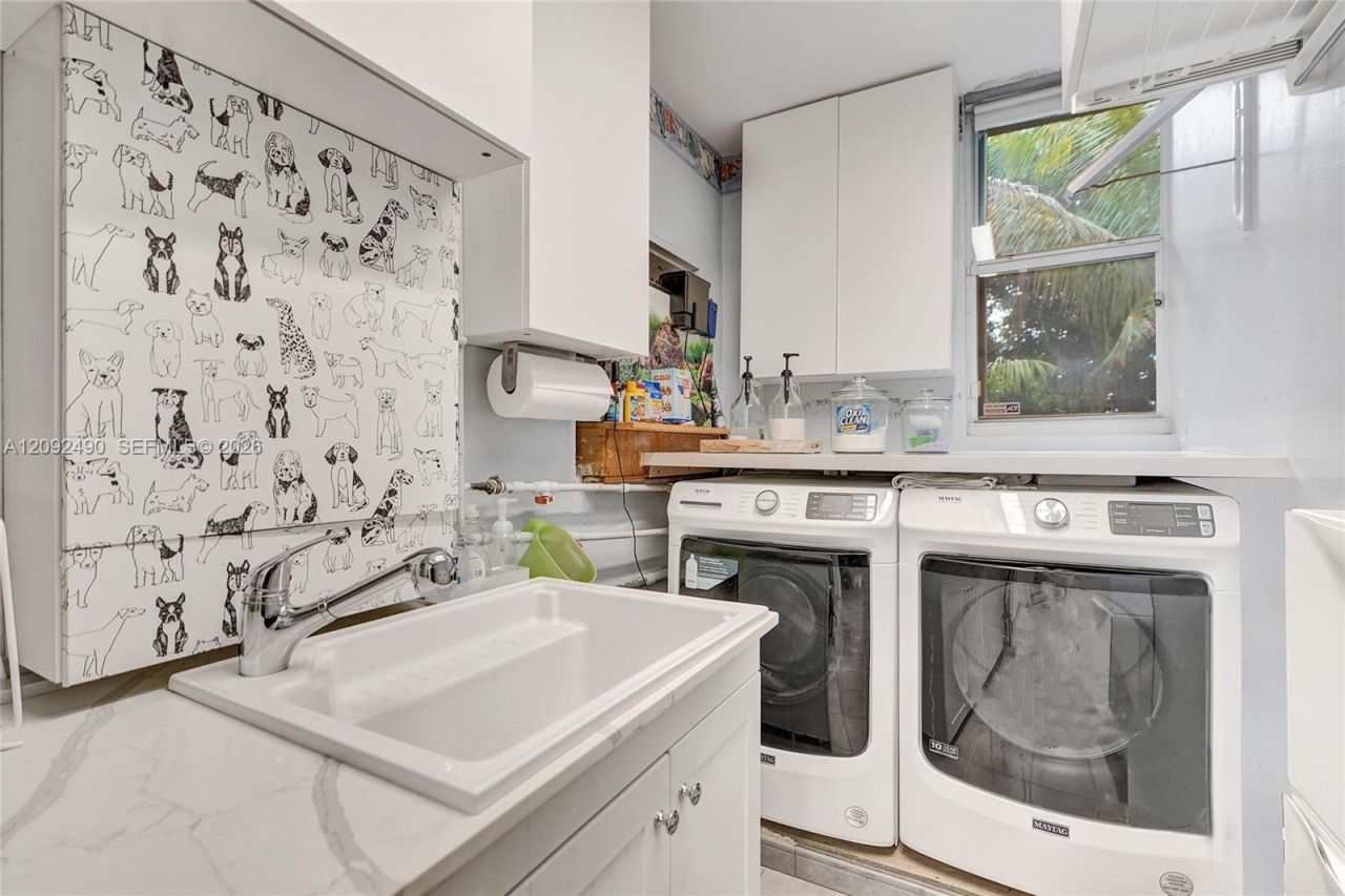860 NE 127th St , North Miami, FL 33161 Photo