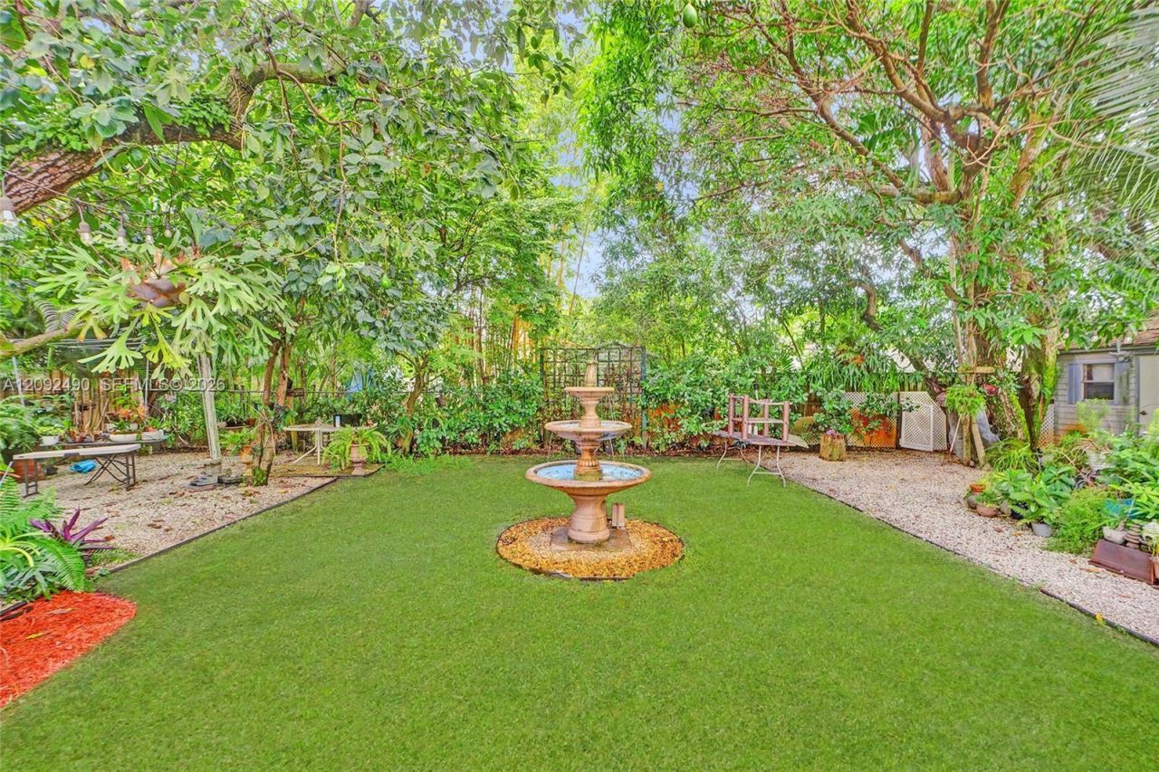 860 NE 127th St , North Miami, FL 33161 Photo
