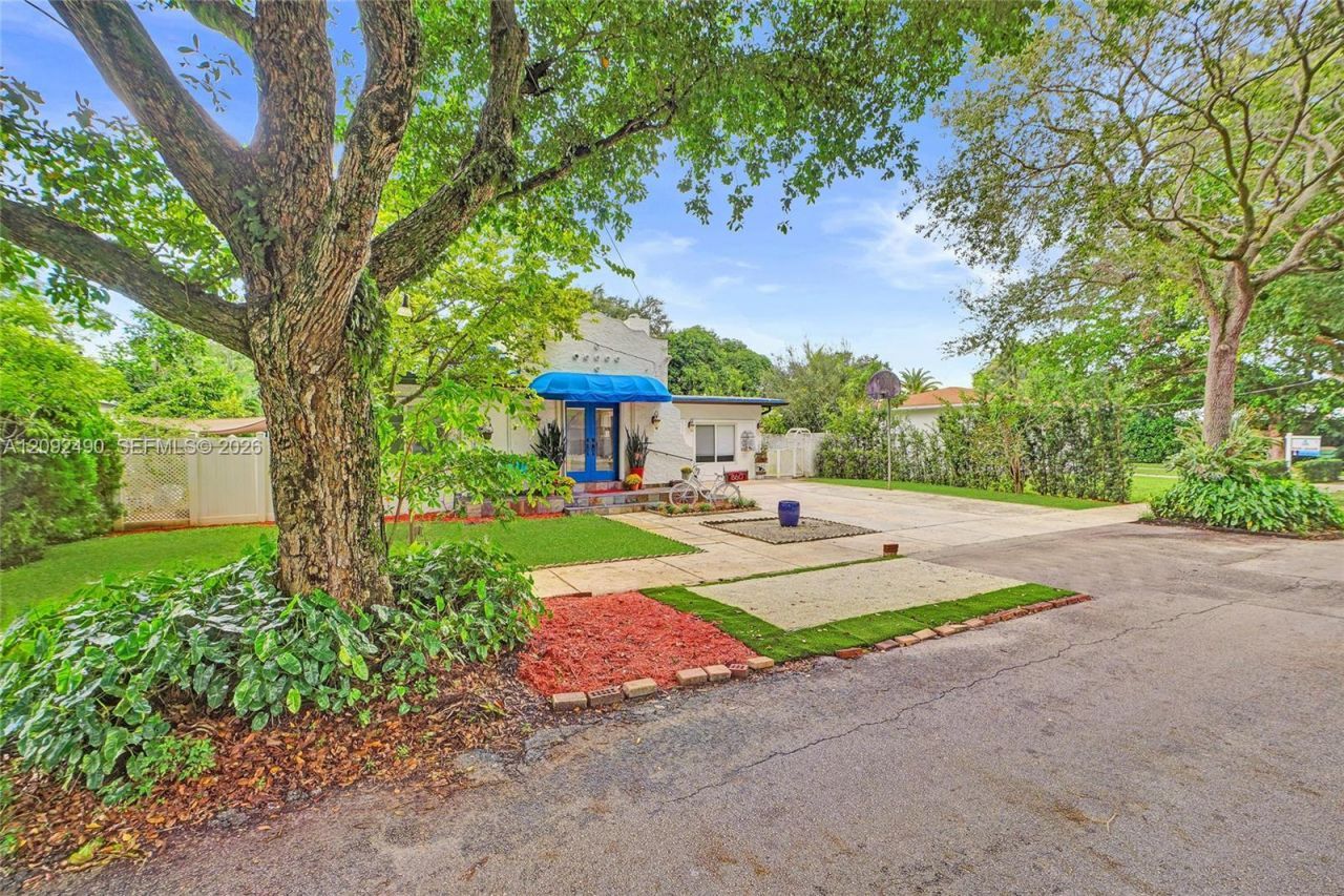 860 NE 127th St , North Miami, FL 33161 Photo