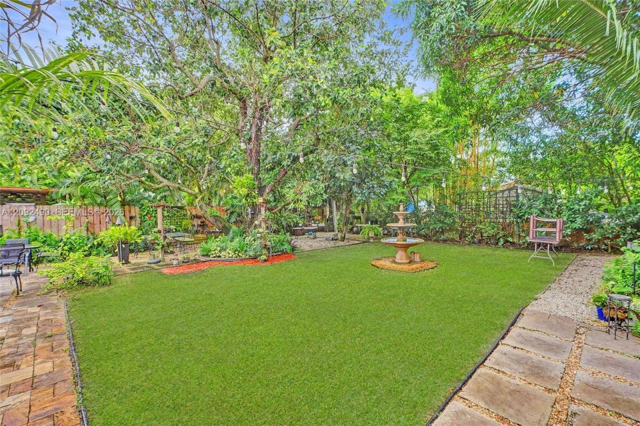 860 NE 127th St , North Miami, FL 33161 Photo
