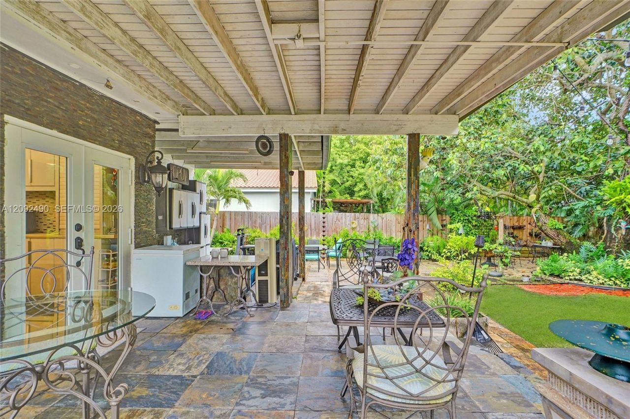 860 NE 127th St , North Miami, FL 33161 Photo