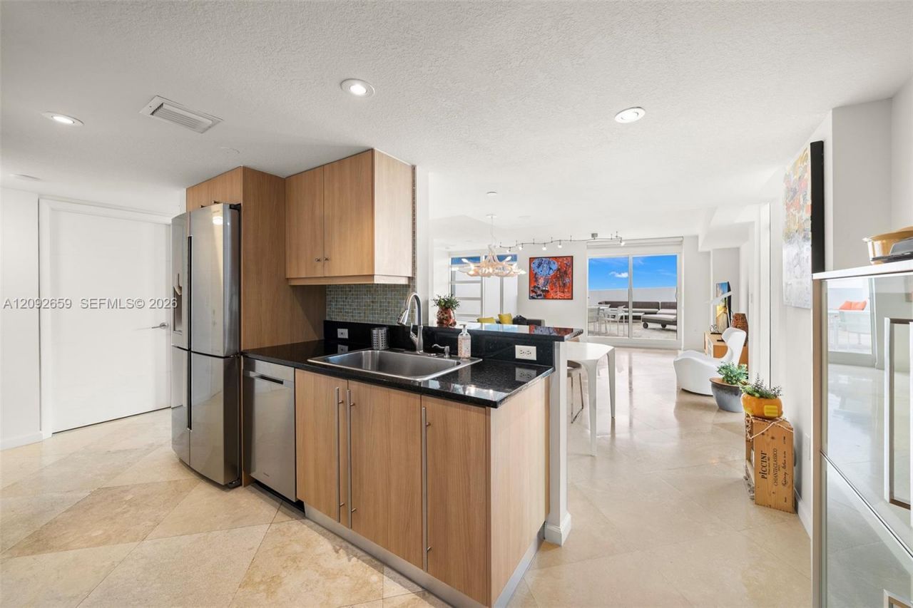 7600 Collins Ave , Unit 1012, Miami Beach, FL 33141 Photo