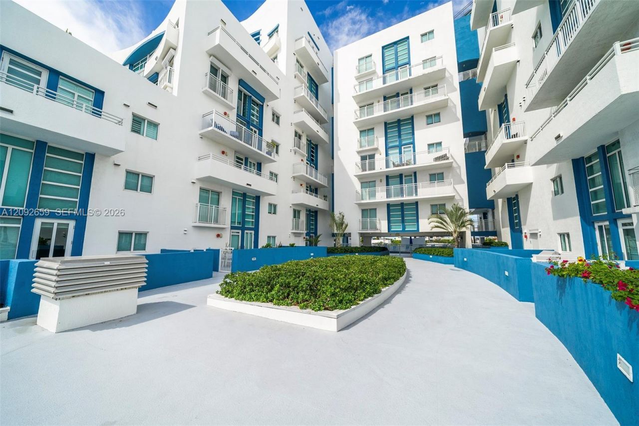 7600 Collins Ave , Unit 1012, Miami Beach, FL 33141 Photo