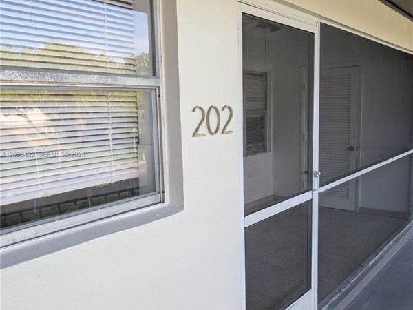 270 Layne Blvd , Unit 202, Hallandale Beach, FL 33009