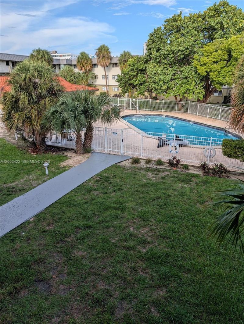 270 Layne Blvd , Unit 202, Hallandale Beach, FL 33009 Photo