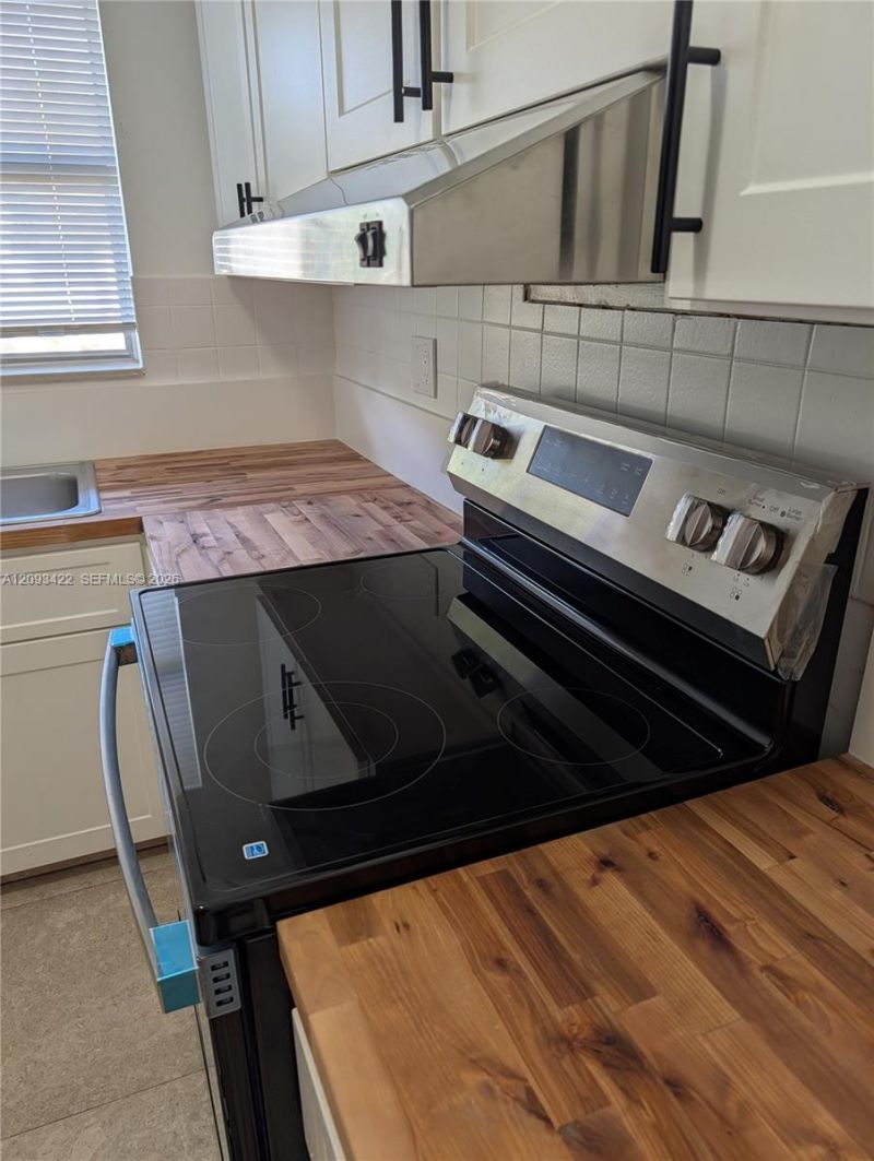 270 Layne Blvd , Unit 202, Hallandale Beach, FL 33009 Photo