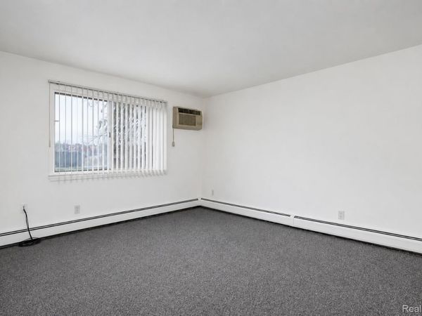 13337 W 9 Mile Road, Oak Park, Mi 48237