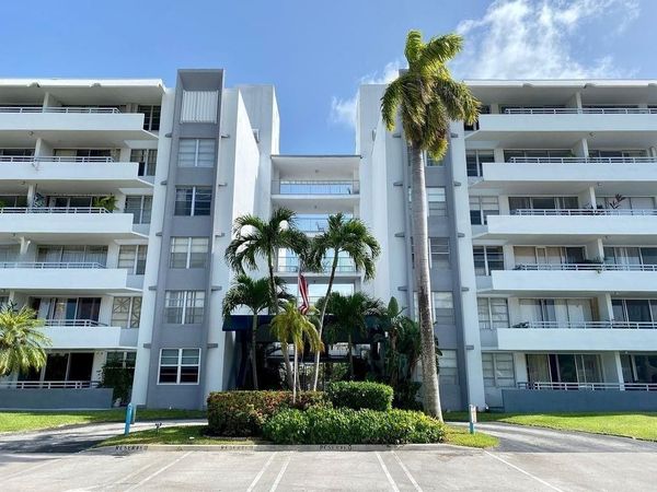 1080 94TH Street, Unit 103, Bay Harbor Islands, FL 33154