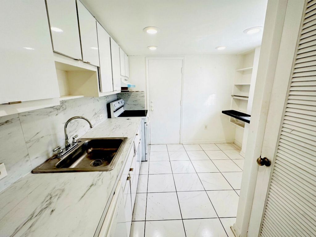 1080 94th Street, Unit 103, Bay Harbor Islands, FL 33154 Photo