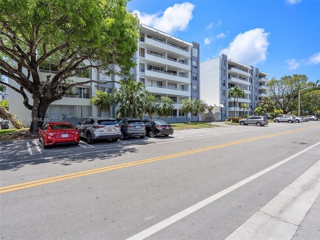 1080 94th Street, Unit 103, Bay Harbor Islands, FL 33154 Photo