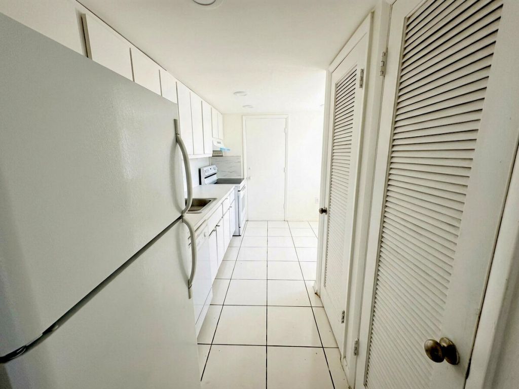 1080 94th Street, Unit 103, Bay Harbor Islands, FL 33154 Photo