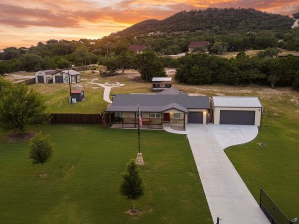 526 CHEYENNE TRL, Pipe Creek, TX 78063