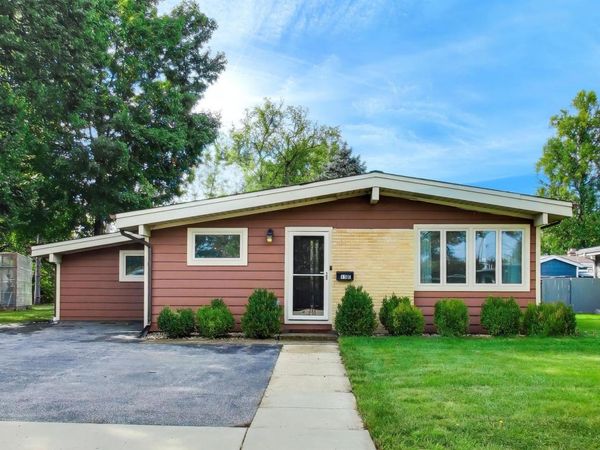 15 E Jeffery Avenue , Wheeling, IL 60090