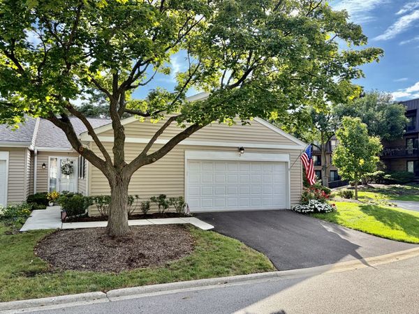 7 The Court Of Greenway , Northbrook, IL 60062
