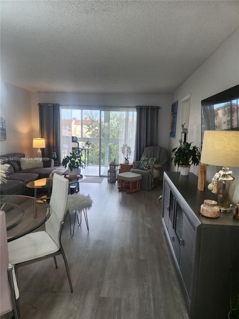 8891 Sunrise Lakes Blvd , Unit 302, Sunrise, FL 33322 Photo
