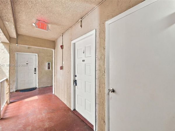2700 Riverside Dr , Unit 302-B, Coral Springs, FL 33065
