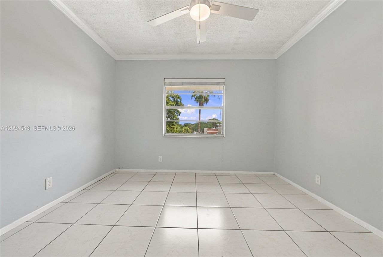 2700 Riverside Dr , Unit 302-B, Coral Springs, FL 33065 Photo