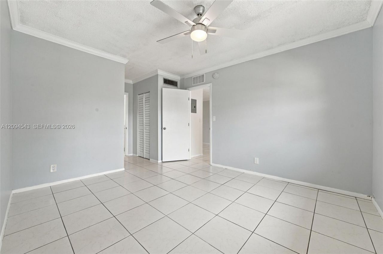 2700 Riverside Dr , Unit 302-B, Coral Springs, FL 33065 Photo