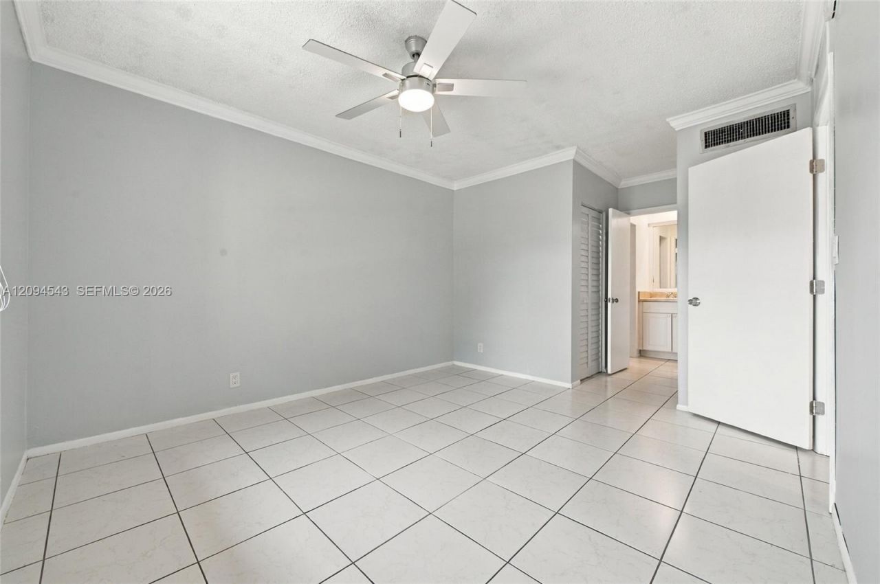 2700 Riverside Dr , Unit 302-B, Coral Springs, FL 33065 Photo