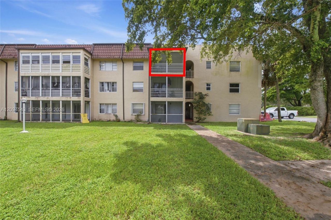 2700 Riverside Dr , Unit 302-B, Coral Springs, FL 33065 Photo