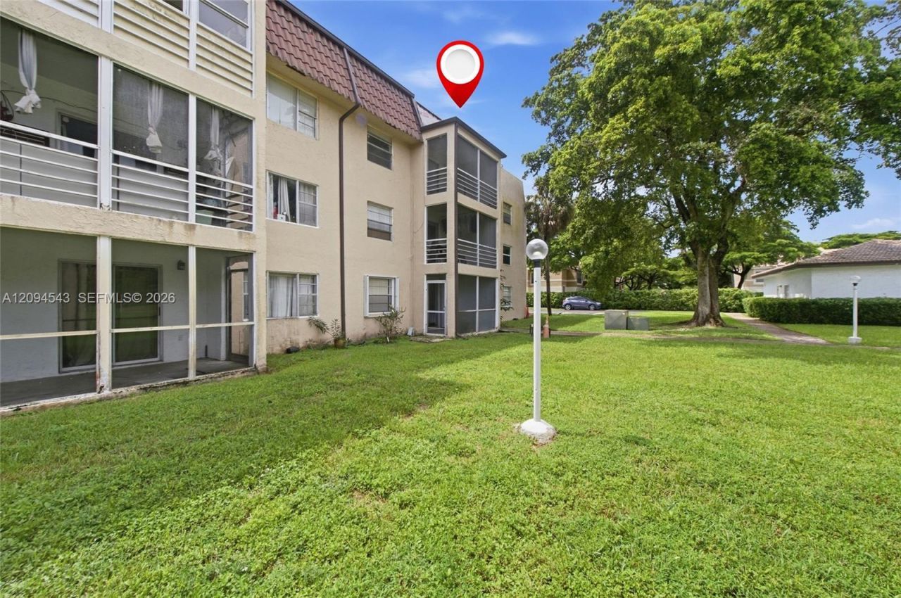 2700 Riverside Dr , Unit 302-B, Coral Springs, FL 33065 Photo