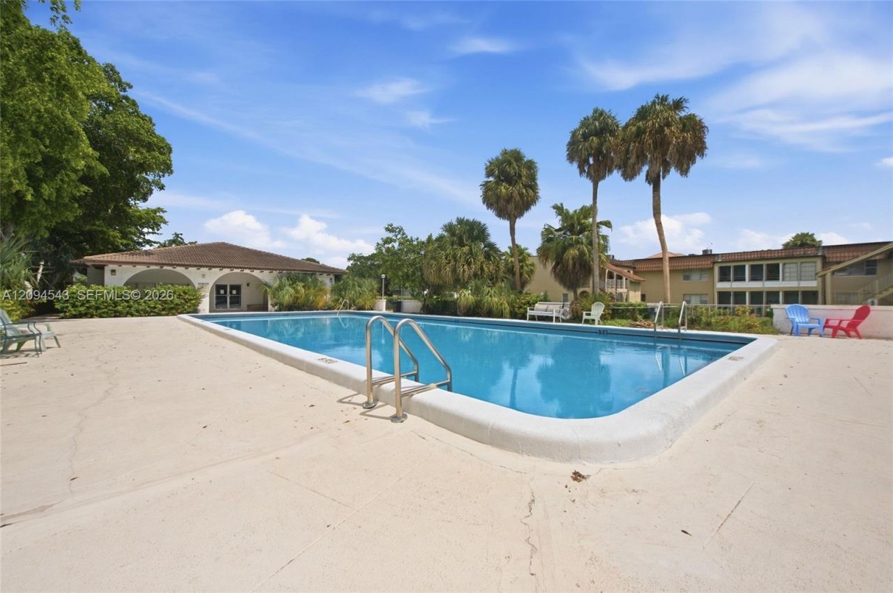 2700 Riverside Dr , Unit 302-B, Coral Springs, FL 33065 Photo
