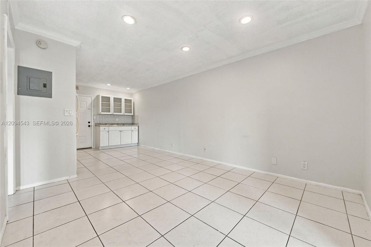2700 Riverside Dr , Unit 302-B, Coral Springs, FL 33065 Photo