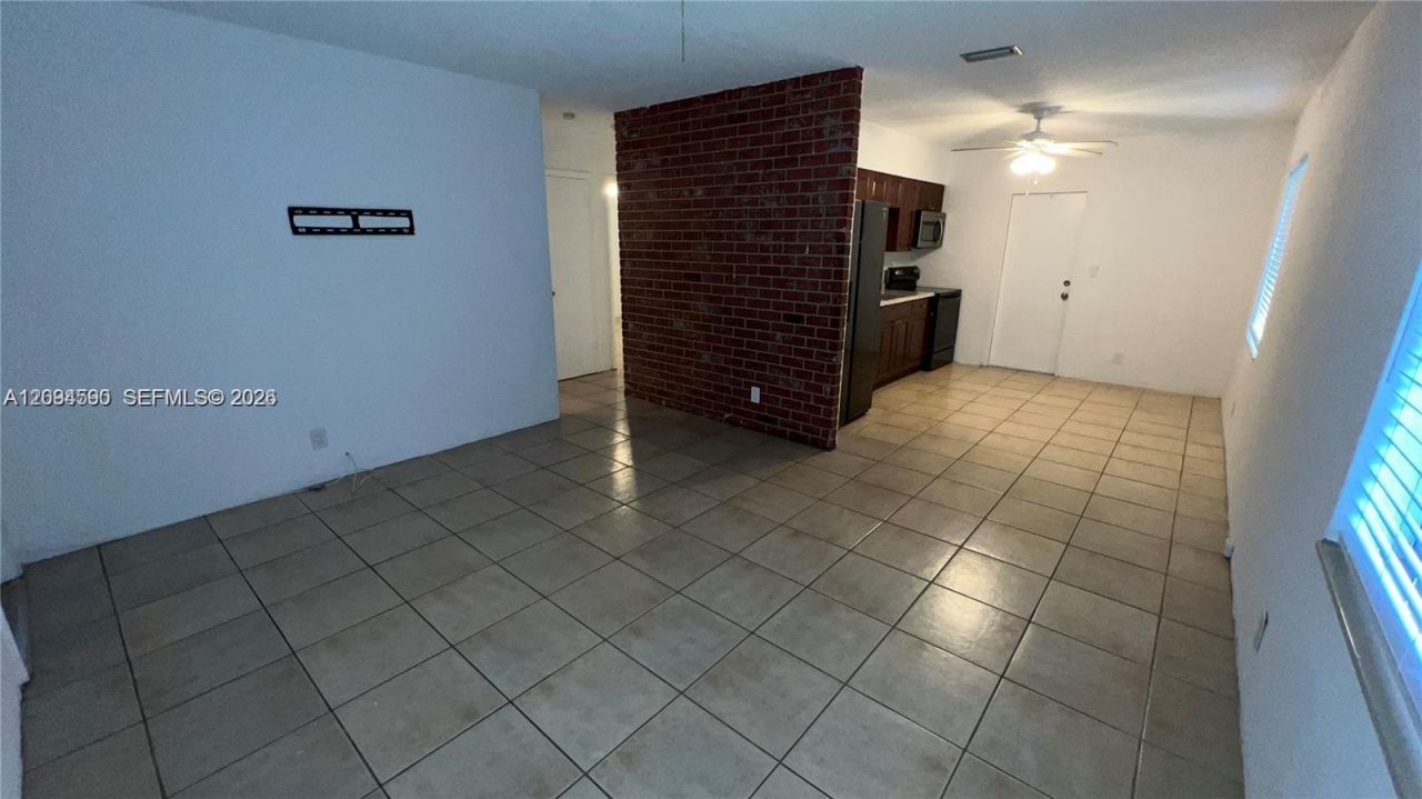 6021 SW 36th Ct #e & W, Miramar, FL 33023 Photo
