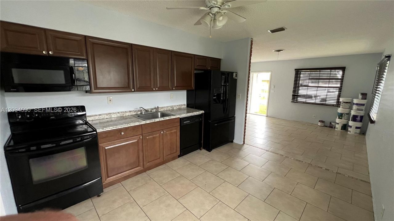 6021 SW 36th Ct #e & W, Miramar, FL 33023 Photo
