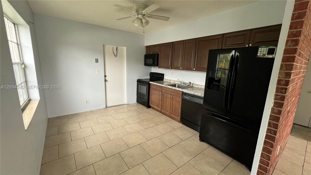6021 SW 36th Ct #e & W, Miramar, FL 33023 Photo