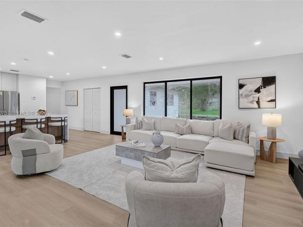 5349 Balsam Ter, Plantation, FL 33317