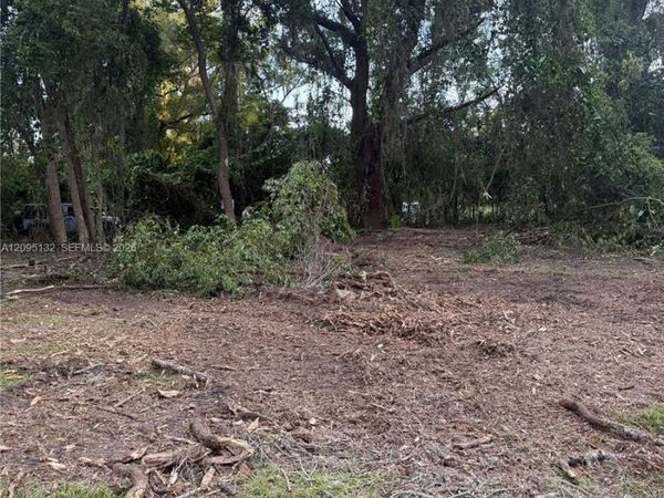 001 NE Katrina , Lake City, FL 32055