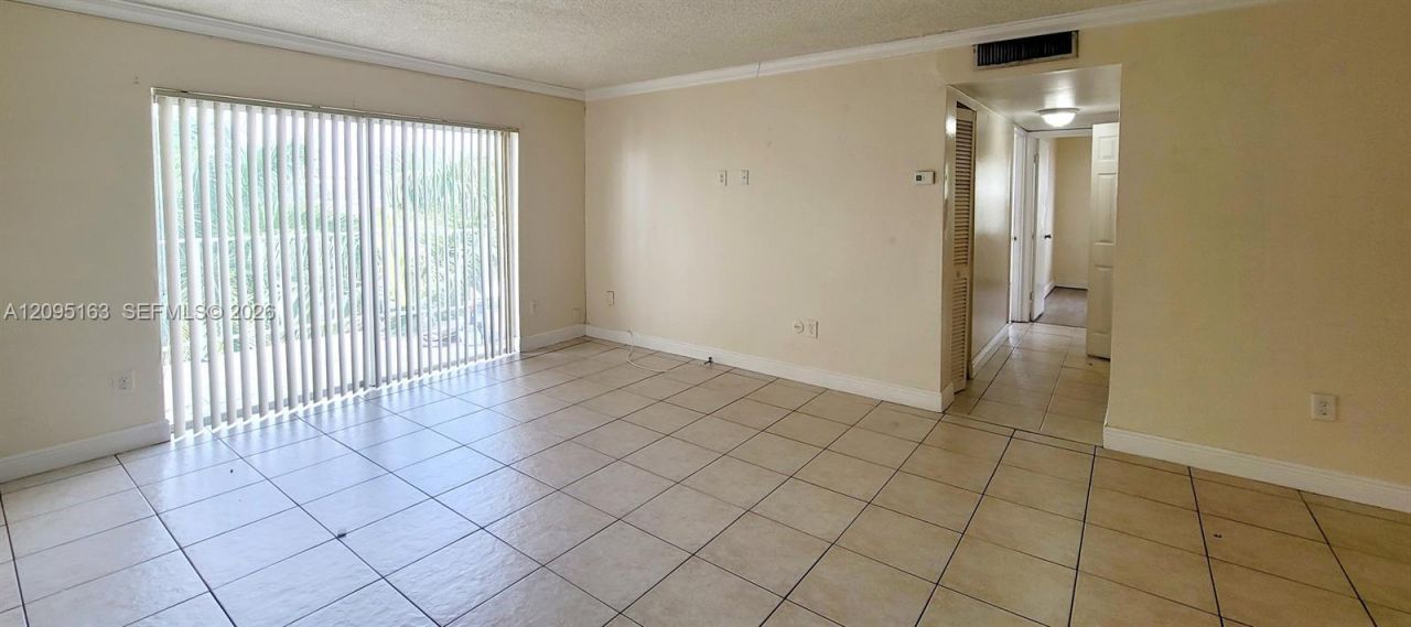 494 NW 165th St Rd , Unit C-602, Miami, FL 33169 Photo