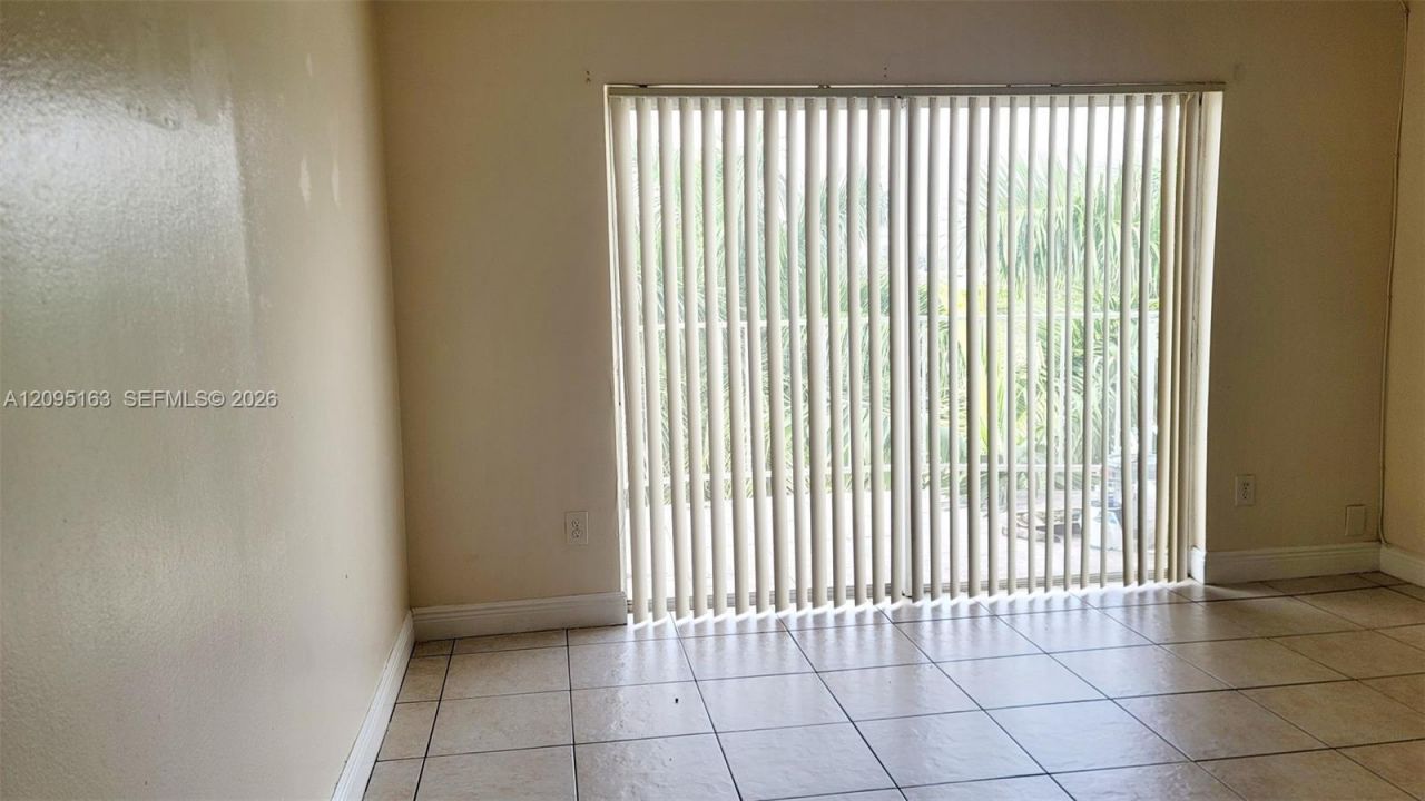 494 NW 165th St Rd , Unit C-602, Miami, FL 33169 Photo