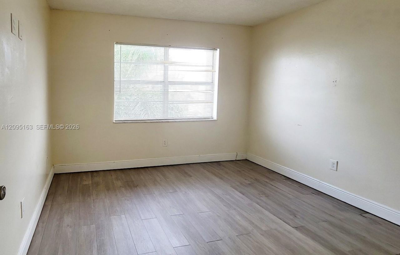 494 NW 165th St Rd , Unit C-602, Miami, FL 33169 Photo